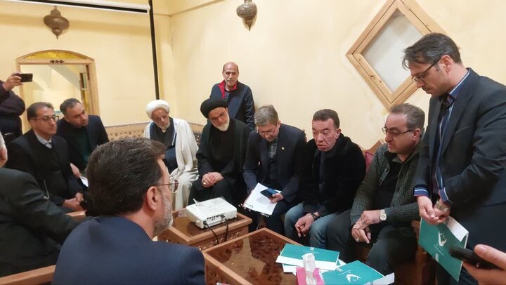 تصاویر/ افتتاح پروژه های عمرانی روستای طامه با حضورامام جمعه نطنز