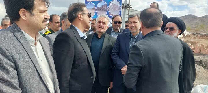 تصاویر/ افتتاح پروژه های عمرانی روستای طامه با حضورامام جمعه نطنز
