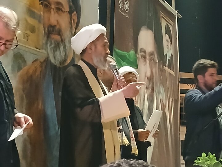 تصاویر/  اجتماع بزرگ بیعت مهاجرین افغانستانی با رهبرمعظم انقلاب اسلامی در مشهدمقدس