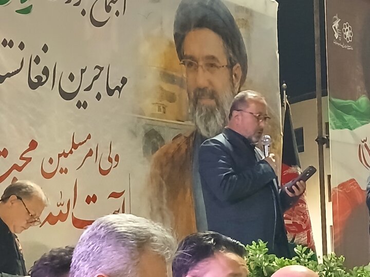 تصاویر/  اجتماع بزرگ بیعت مهاجرین افغانستانی با رهبرمعظم انقلاب اسلامی در مشهدمقدس
