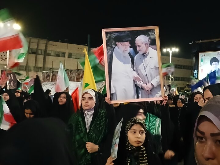تصاویر/  اجتماع بزرگ بیعت مهاجرین افغانستانی با رهبرمعظم انقلاب اسلامی در مشهدمقدس