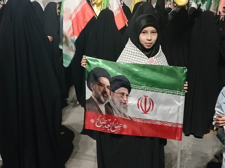 تصاویر/  اجتماع بزرگ بیعت مهاجرین افغانستانی با رهبرمعظم انقلاب اسلامی در مشهدمقدس