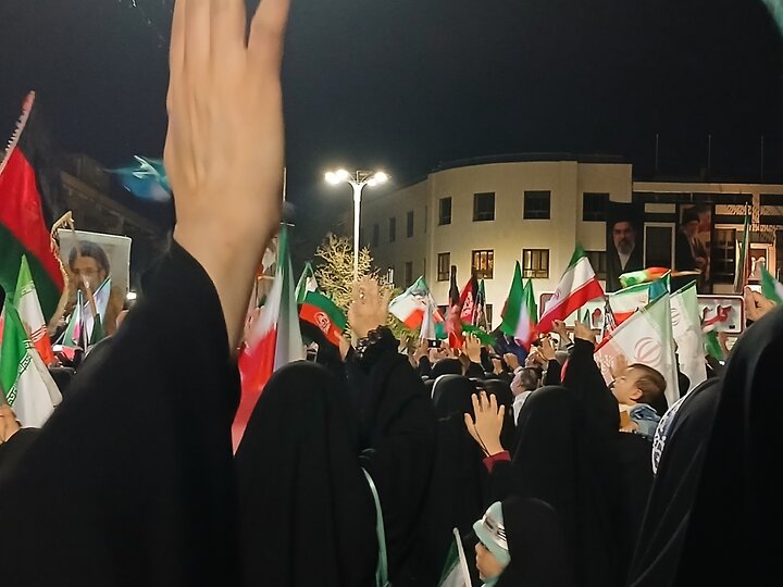 تصاویر/  اجتماع بزرگ بیعت مهاجرین افغانستانی با رهبرمعظم انقلاب اسلامی در مشهدمقدس