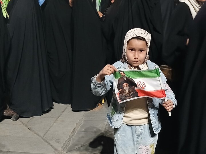 تصاویر/  اجتماع بزرگ بیعت مهاجرین افغانستانی با رهبرمعظم انقلاب اسلامی در مشهدمقدس