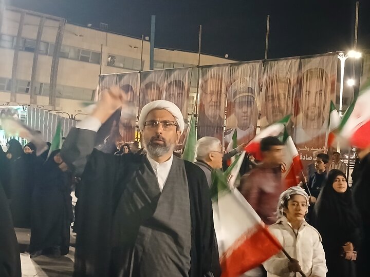 تصاویر/  اجتماع بزرگ بیعت مهاجرین افغانستانی با رهبرمعظم انقلاب اسلامی در مشهدمقدس
