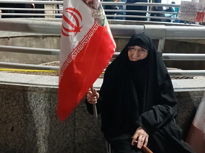 تصاویر/  اجتماع بزرگ بیعت مهاجرین افغانستانی با رهبرمعظم انقلاب اسلامی در مشهدمقدس