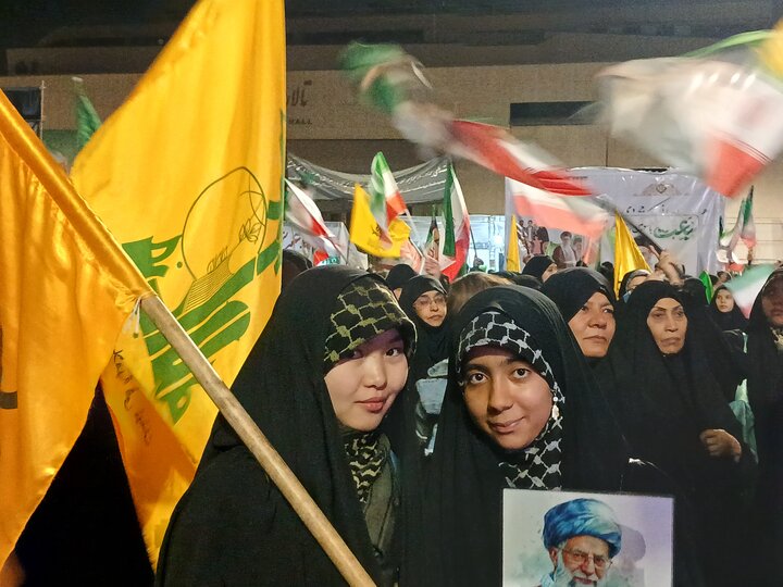 تصاویر/  اجتماع بزرگ بیعت مهاجرین افغانستانی با رهبرمعظم انقلاب اسلامی در مشهدمقدس