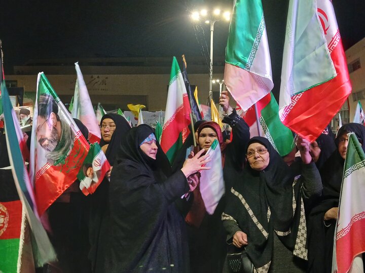 تصاویر/  اجتماع بزرگ بیعت مهاجرین افغانستانی با رهبرمعظم انقلاب اسلامی در مشهدمقدس