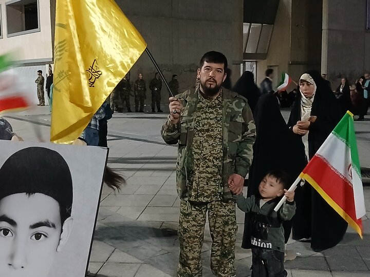 تصاویر/  اجتماع بزرگ بیعت مهاجرین افغانستانی با رهبرمعظم انقلاب اسلامی در مشهدمقدس