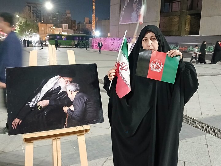 تصاویر/  اجتماع بزرگ بیعت مهاجرین افغانستانی با رهبرمعظم انقلاب اسلامی در مشهدمقدس