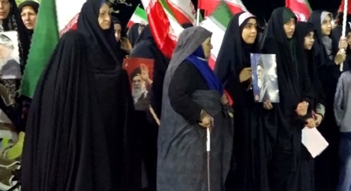 تصاویر/ تجمع شبانه در شهر گلباف