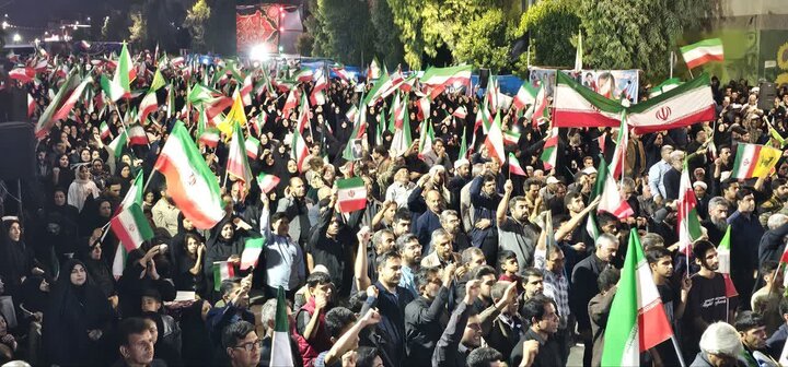 تصاویر/ تجمع شبانه در شهر جیرفت