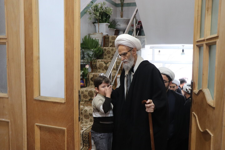 تصاویر /  دیدار مدیریت و طلاب جهادی حوزه علمیه حضرت بناب  با خانواده شهید هادی خطائی