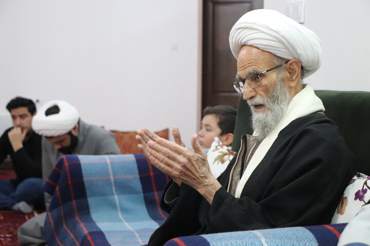 تصاویر /  دیدار مدیریت و طلاب جهادی حوزه علمیه حضرت بناب  با خانواده شهید هادی خطائی