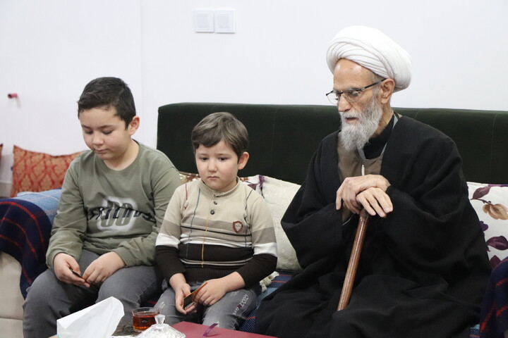 تصاویر /  دیدار مدیریت و طلاب جهادی حوزه علمیه حضرت بناب  با خانواده شهید هادی خطائی
