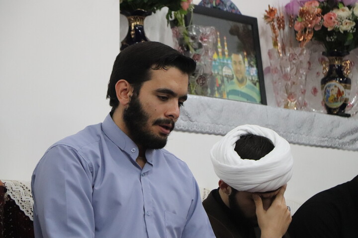 تصاویر /  دیدار مدیریت و طلاب جهادی حوزه علمیه حضرت بناب  با خانواده شهید هادی خطائی