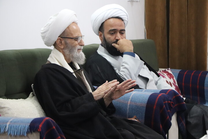 تصاویر /  دیدار مدیریت و طلاب جهادی حوزه علمیه حضرت بناب  با خانواده شهید هادی خطائی