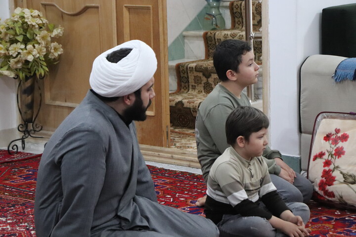 تصاویر /  دیدار مدیریت و طلاب جهادی حوزه علمیه حضرت بناب  با خانواده شهید هادی خطائی