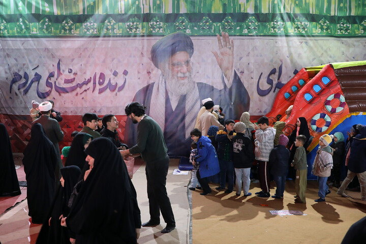تصاویر/ موکب هنر و رسانه در بلوار شهید صدوقی قم