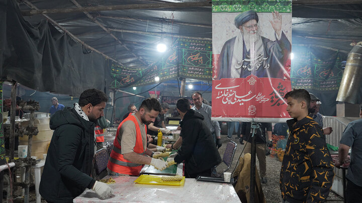تقدیر مسئولان حرم مطهر بانوی کرامت از موکب‌های غیرایرانی تجمعات مردمی قم