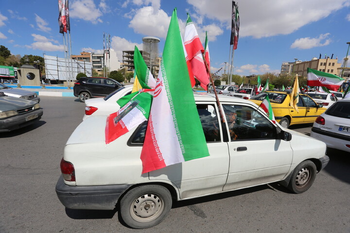 تصاویر /  کاروان موتوری و خودرویی مناسبت‌ روزجمهوری‌اسلامی‌ایران در اصفهان