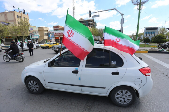 تصاویر /  کاروان موتوری و خودرویی مناسبت‌ روزجمهوری‌اسلامی‌ایران در اصفهان
