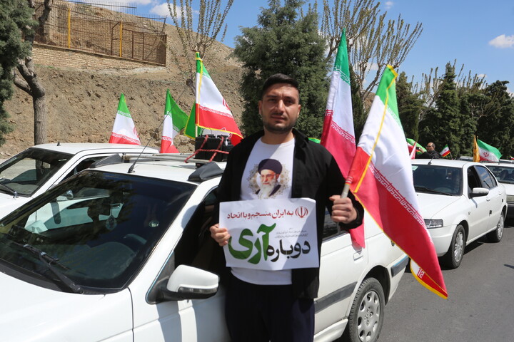 تصاویر /  کاروان موتوری و خودرویی مناسبت‌ روزجمهوری‌اسلامی‌ایران در اصفهان