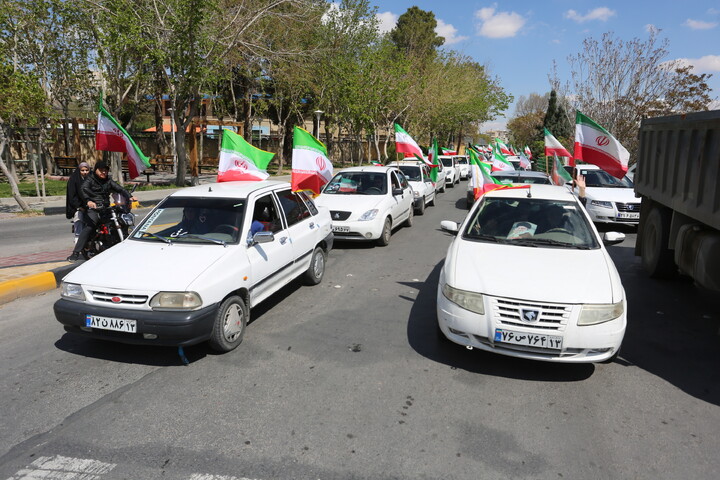 تصاویر /  کاروان موتوری و خودرویی مناسبت‌ روزجمهوری‌اسلامی‌ایران در اصفهان