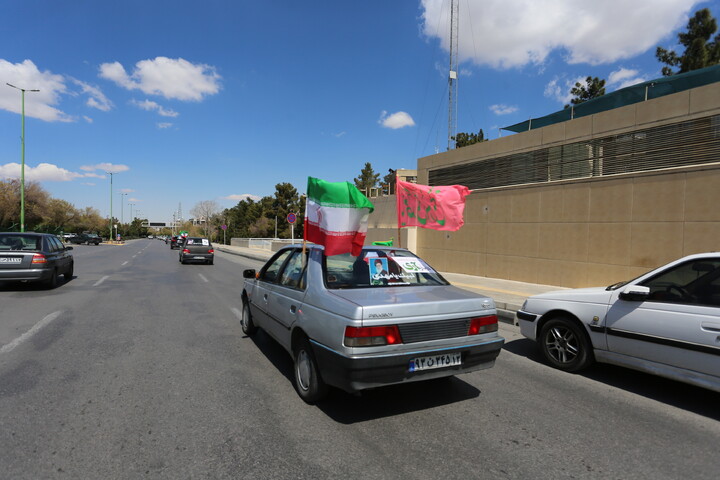 تصاویر /  کاروان موتوری و خودرویی مناسبت‌ روزجمهوری‌اسلامی‌ایران در اصفهان
