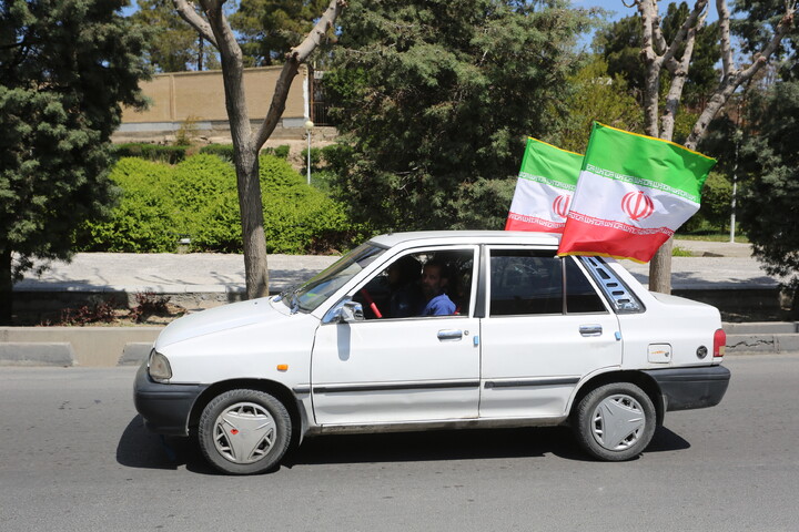 تصاویر /  کاروان موتوری و خودرویی مناسبت‌ روزجمهوری‌اسلامی‌ایران در اصفهان