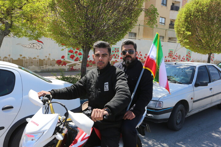 تصاویر /  کاروان موتوری و خودرویی مناسبت‌ روزجمهوری‌اسلامی‌ایران در اصفهان