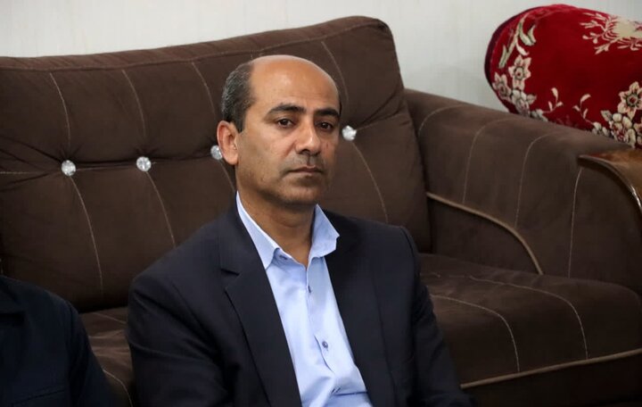 تصاویر/ دیدار مسئولان دشتی با خانواده شهید