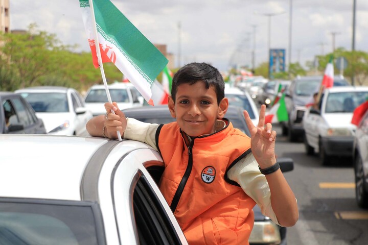 تصاویر| حرکت کاروان خودرویی انقلاب بیرجند در ۱۲ فروردین