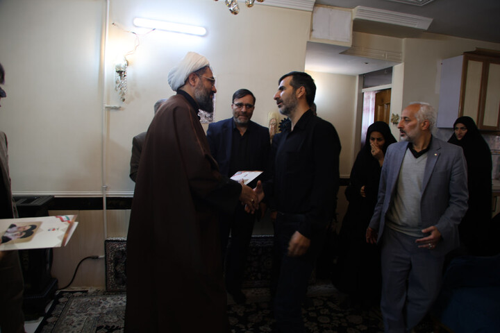 تصاویر / تجلیل نماینده ولی فقیه در استان همدان از خانواده شهدای جنگ رمضان