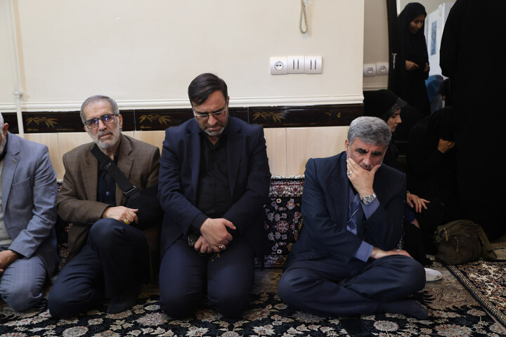 تصاویر / تجلیل نماینده ولی فقیه در استان همدان از خانواده شهدای جنگ رمضان