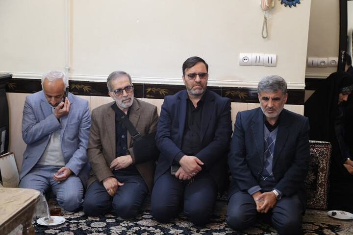 تصاویر / تجلیل نماینده ولی فقیه در استان همدان از خانواده شهدای جنگ رمضان