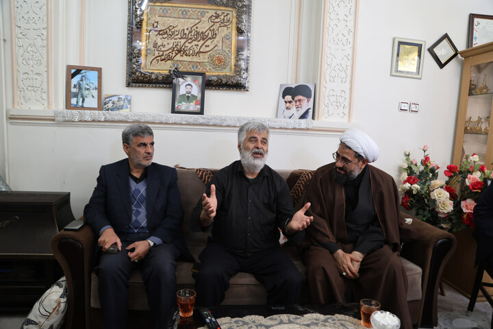 تصاویر / تجلیل نماینده ولی فقیه در استان همدان از خانواده شهدای جنگ رمضان