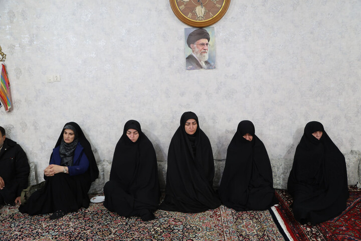 تصاویر / تجلیل نماینده ولی فقیه در استان همدان از خانواده شهدای جنگ رمضان
