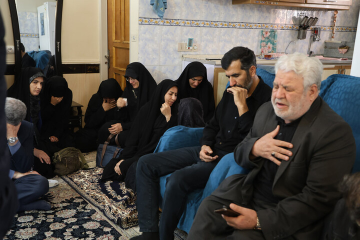 تصاویر / تجلیل نماینده ولی فقیه در استان همدان از خانواده شهدای جنگ رمضان