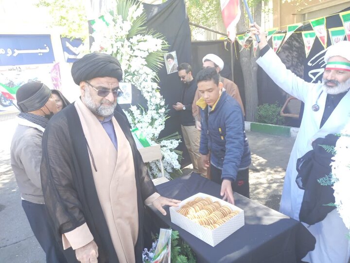 تصاویر/ پذیرایی موکب هیئت منتظران ظهور مدرسه علمیه آیت‌الله مصطفوی(ره) کاشان