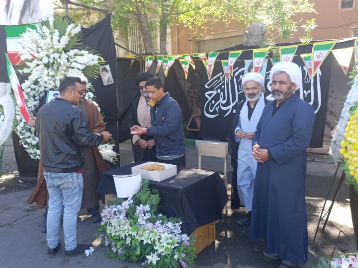 تصاویر/ پذیرایی موکب هیئت منتظران ظهور مدرسه علمیه آیت‌الله مصطفوی(ره) کاشان