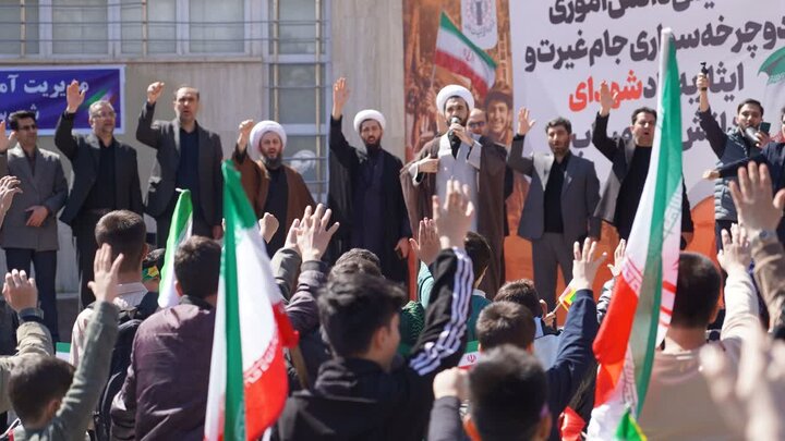 تصاویر/ همایش دانش آموزی دوچرخه سواری جام غیرت و ایثار به یاد شهدای دانش آموز "میناب" در خوی