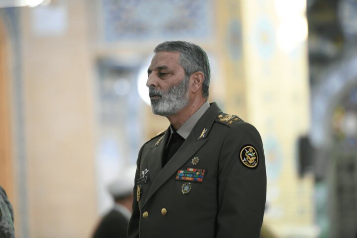 تصاویری از تشرف سپهبد شهید سیدعبدالرحیم موسوی به مسجد مقدس جمکران