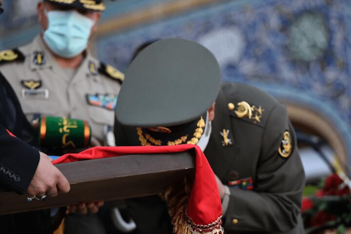 تصاویری از تشرف سپهبد شهید سیدعبدالرحیم موسوی به مسجد مقدس جمکران