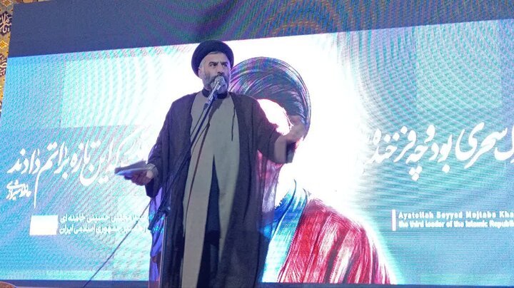 تصاویر/ تجدید بیعت مردم گرمسار با رهبری
