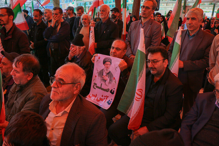تصاویر/ آئین بزرگداشت روز جمهوری اسلامی ایران‌ و گرامیداشت شهدای گرانقدر استان قم