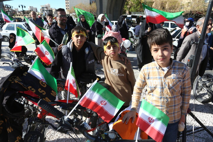 تصاویر / کاروان دوچرخه سواری نوجوانان به مناسبت روز جمهوری اسلامی ایران در اصفهان