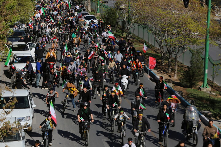 تصاویر / کاروان دوچرخه سواری نوجوانان به مناسبت روز جمهوری اسلامی ایران در اصفهان