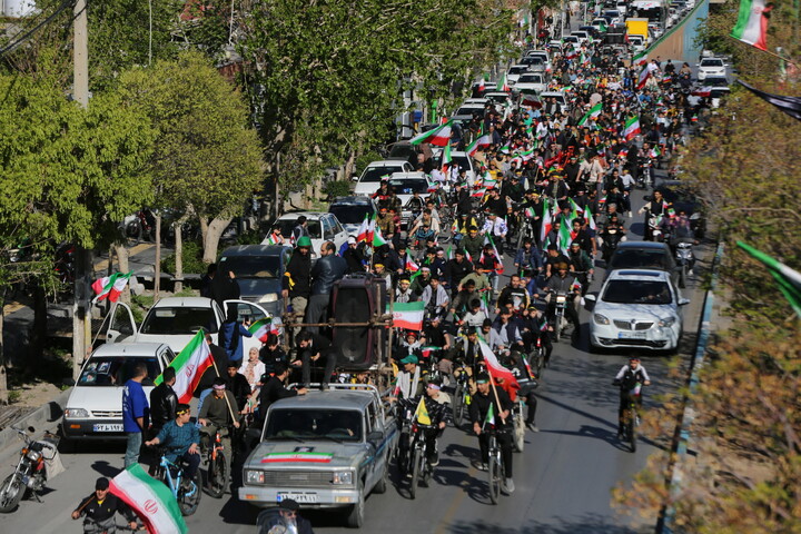 تصاویر / کاروان دوچرخه سواری نوجوانان به مناسبت روز جمهوری اسلامی ایران در اصفهان