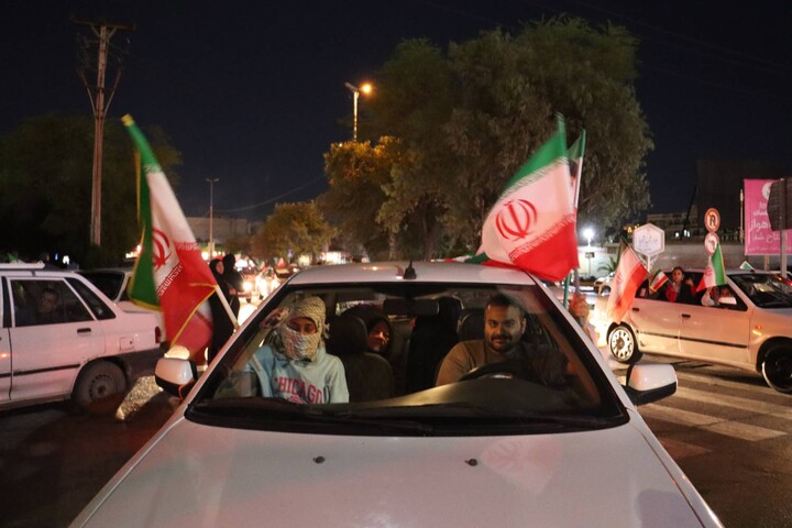 اجتماع یکپارچه مردم اهواز به مناسبت روز جمهوری اسلامی ایران